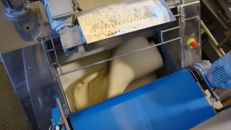 Auxpama automatic dough refiner